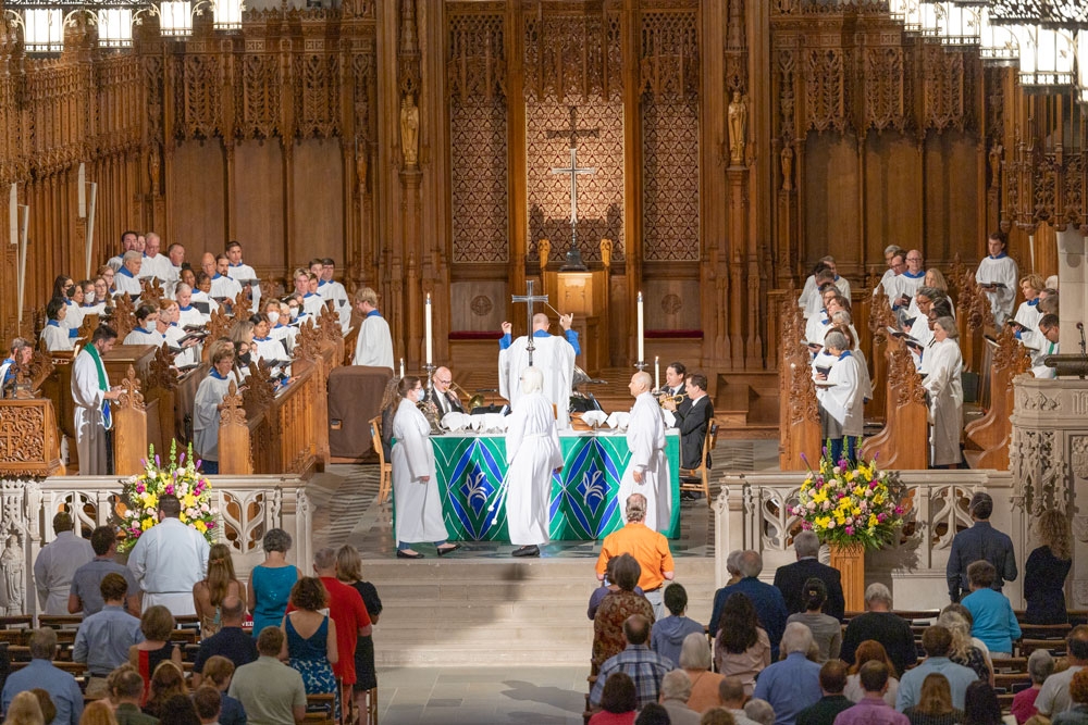 The Duke Chapel Choir singing in a worship service.