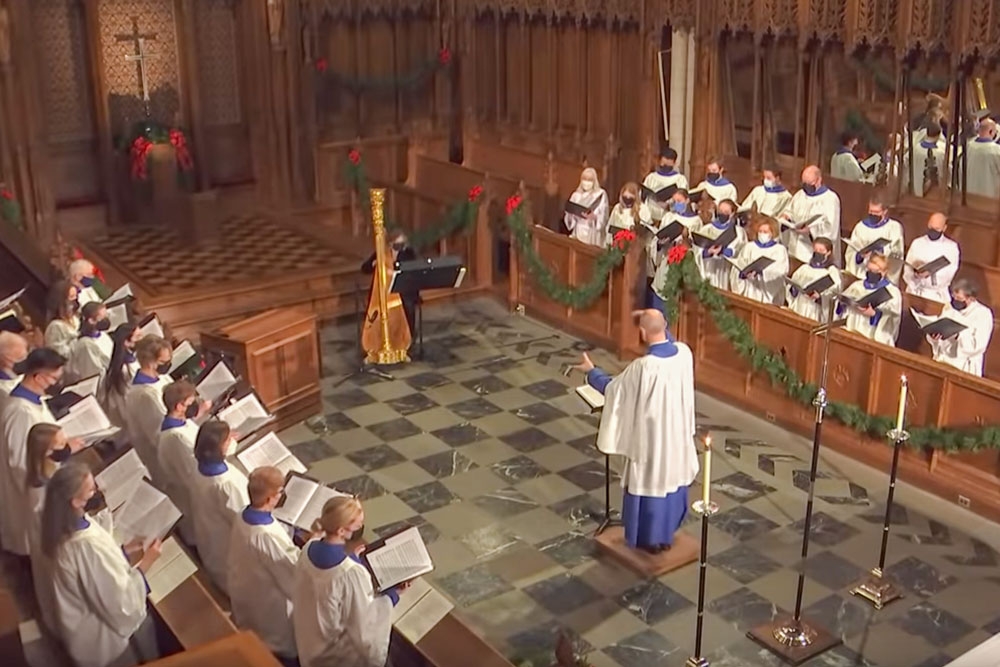 The Duke Chapel Schola Cantorum sings "A Christmas Carol." 